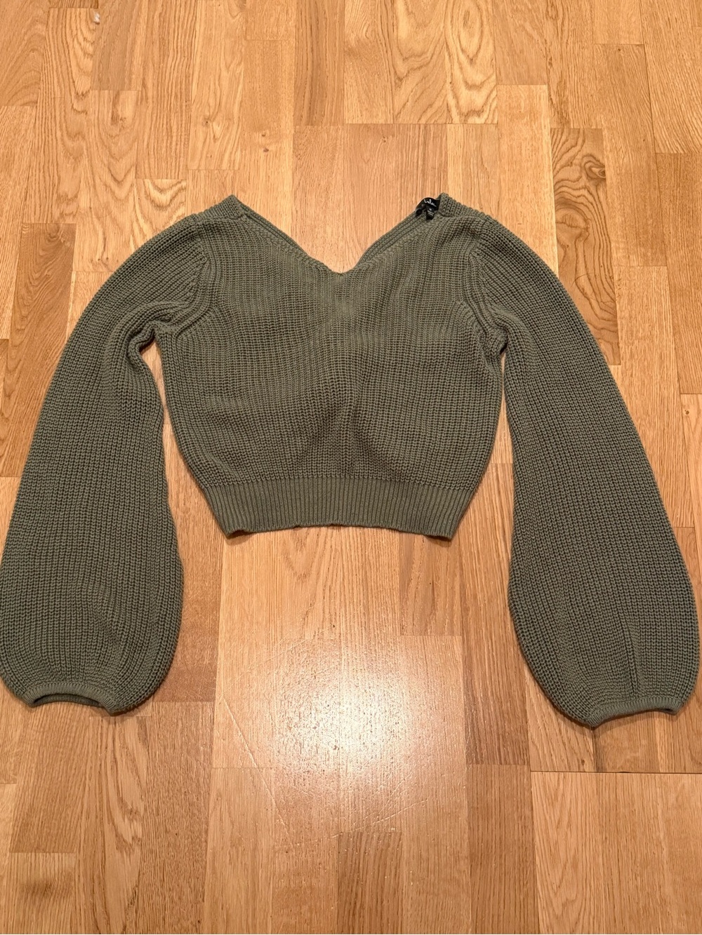 Lulu's Olive Green V-Neck Open Back Balloon Sleeve Cropped Sweater